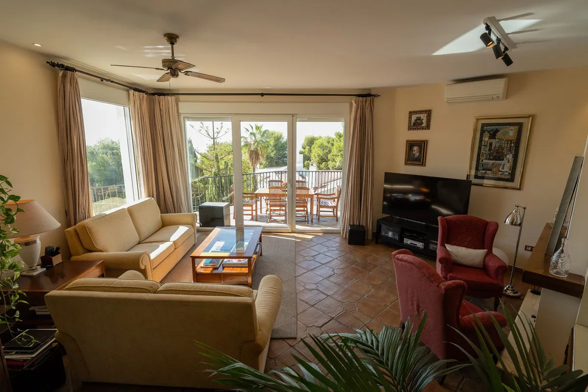 7fdc801e-843b-495b-9202-ec8d58167ebc