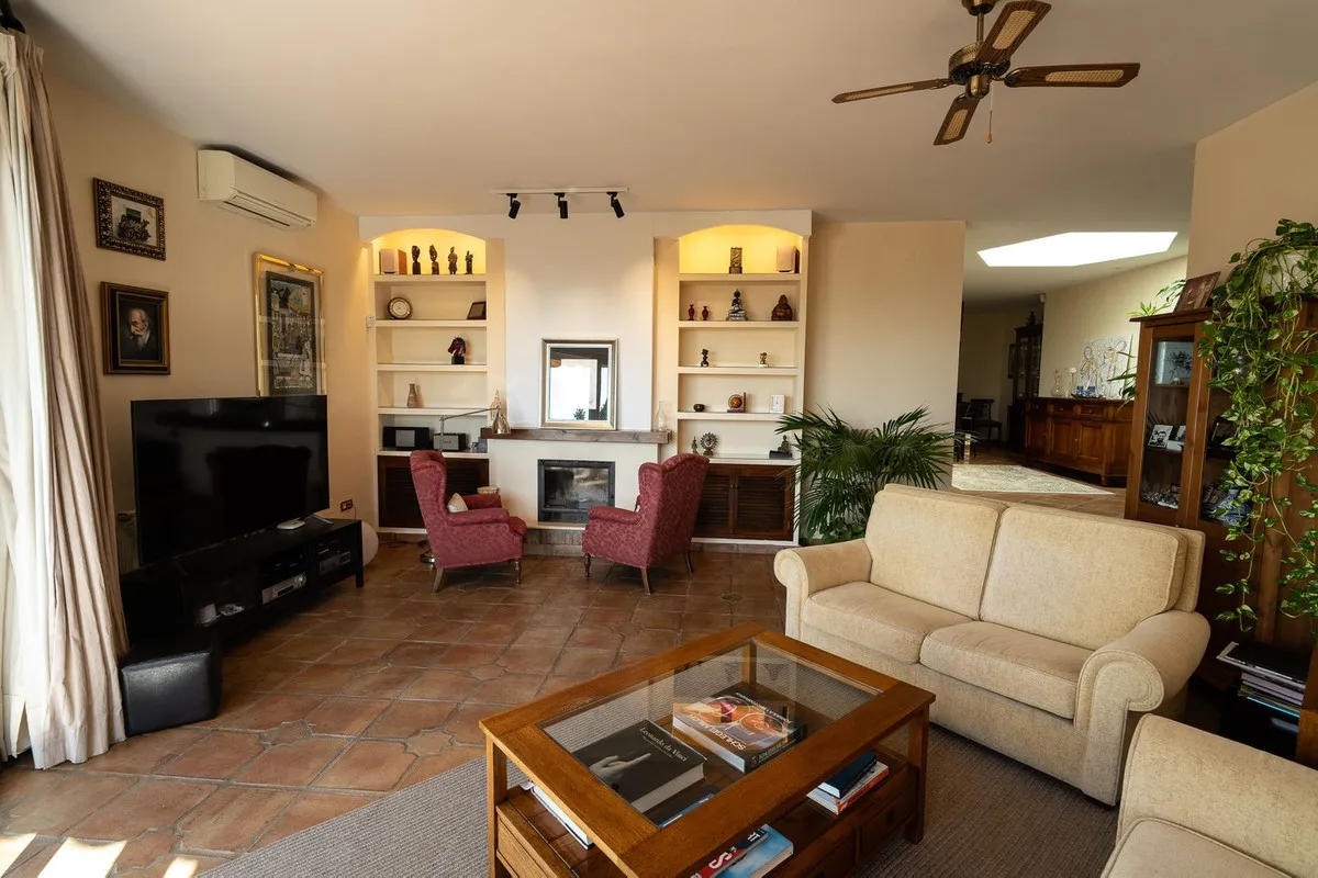 8ff279a0-97fa-427b-bfac-888686c45fd1