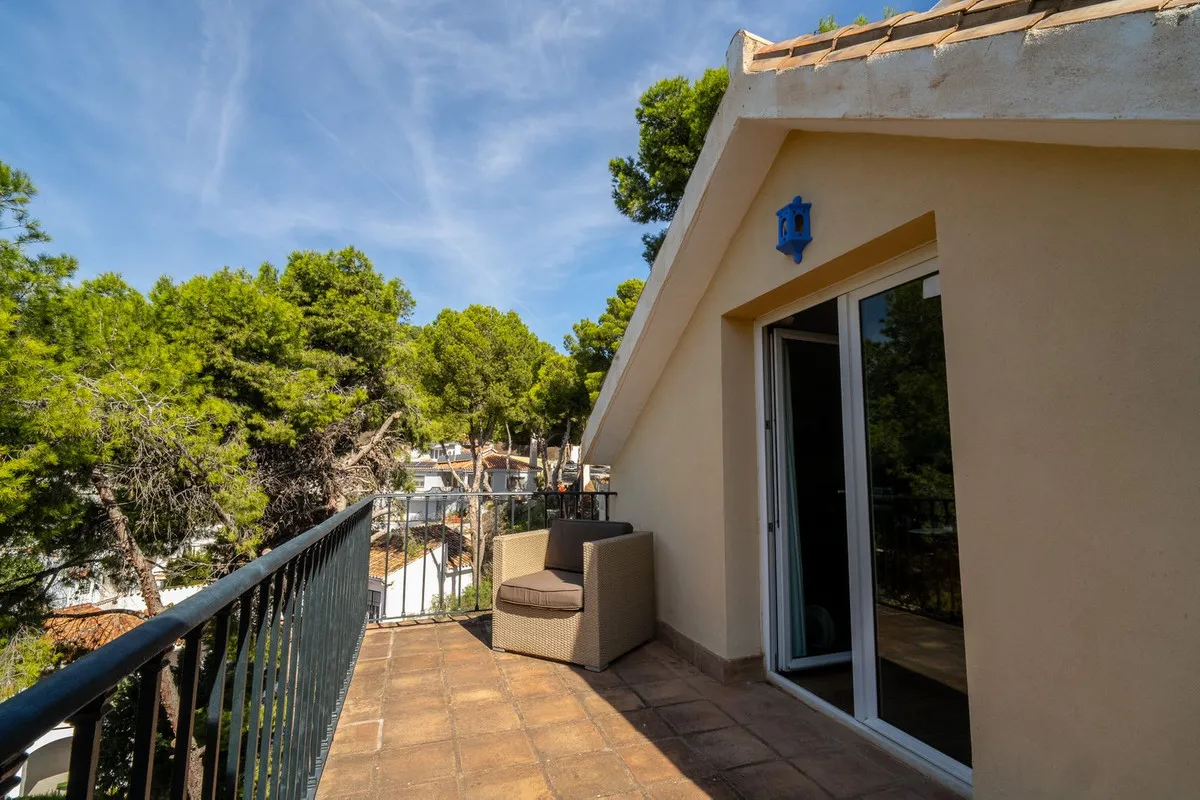 fcf66d7a-547a-4c42-9971-438c4585b229