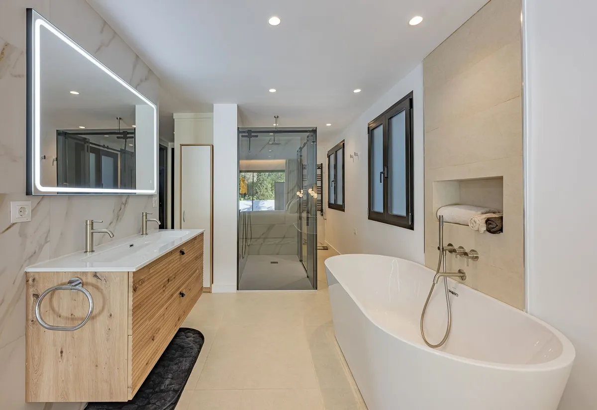 0241d0f1-7560-4ebb-9f9a-0d4c41be69f4