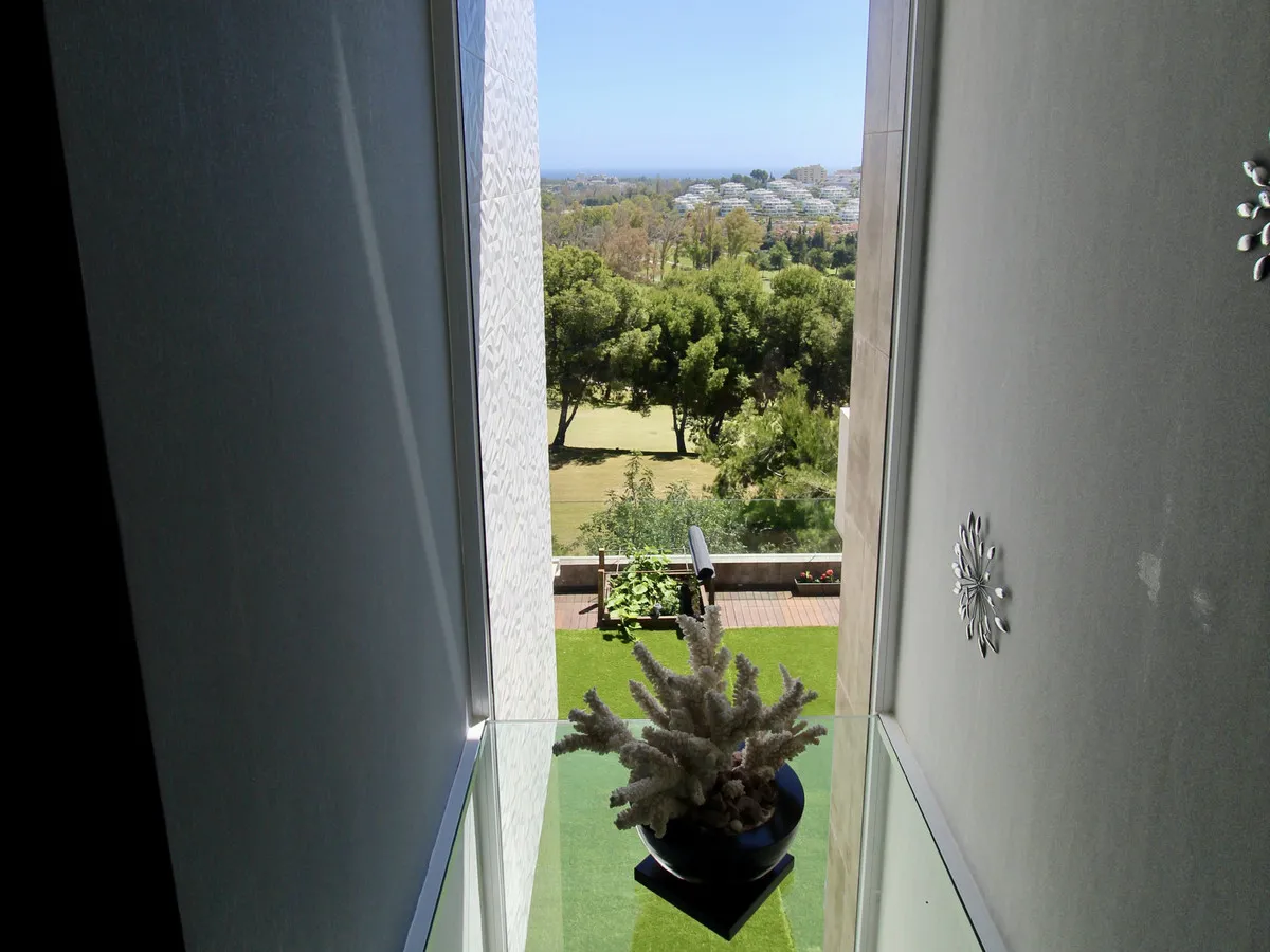 53b1f9c6-8936-4543-a177-f30f865bf3b5