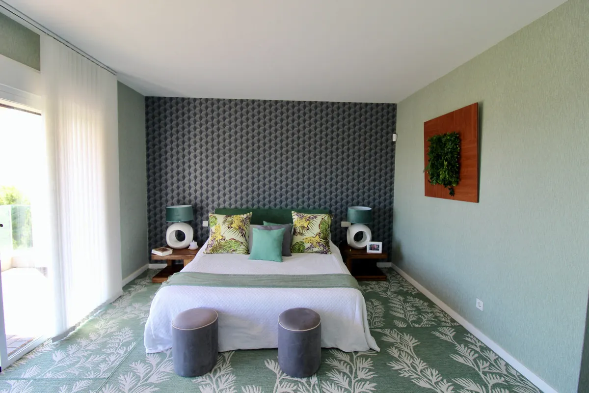 b6b8411a-7d66-465f-aa59-75331136a5d2