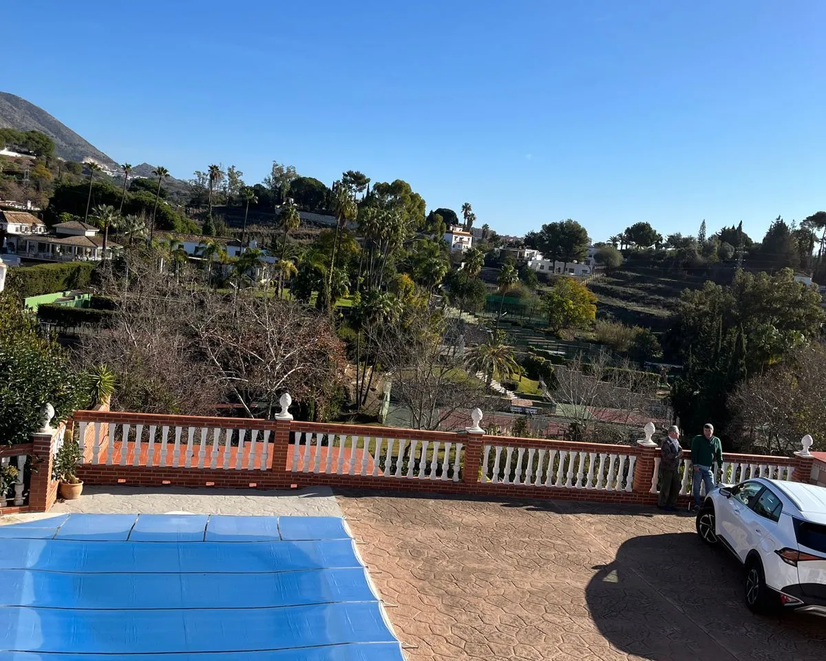 9858360b-fb61-4b77-ada0-12640b003205