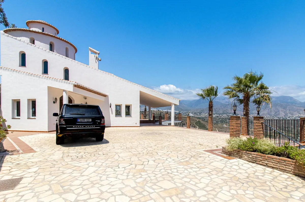 8215a0fb-bb68-49a3-a19c-8a76cae29e1b