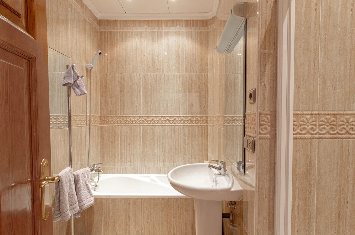 d90483d8-f200-4e24-a8e7-83932b142018