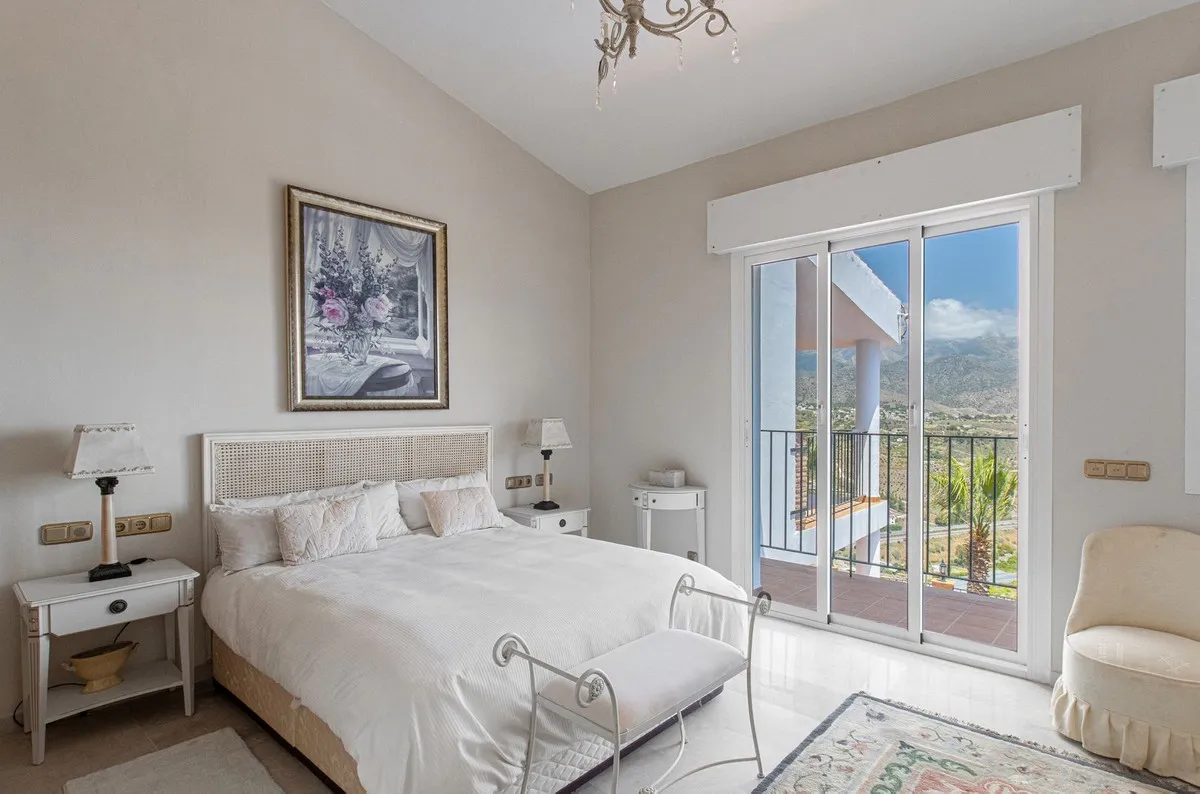 e120b2a7-6cb6-4e29-a45b-185119ceca52