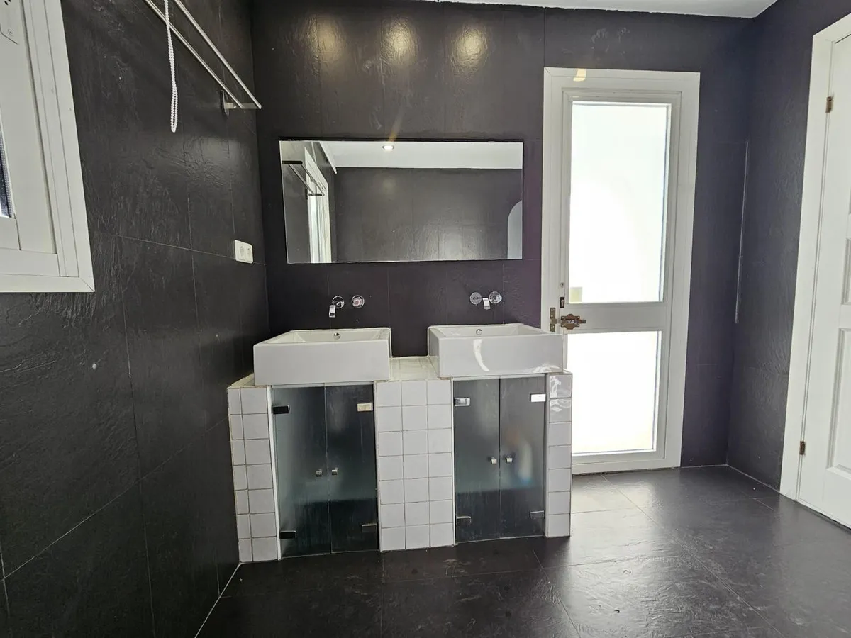 23d093f8-8789-4fe9-9b94-df6cf619d890