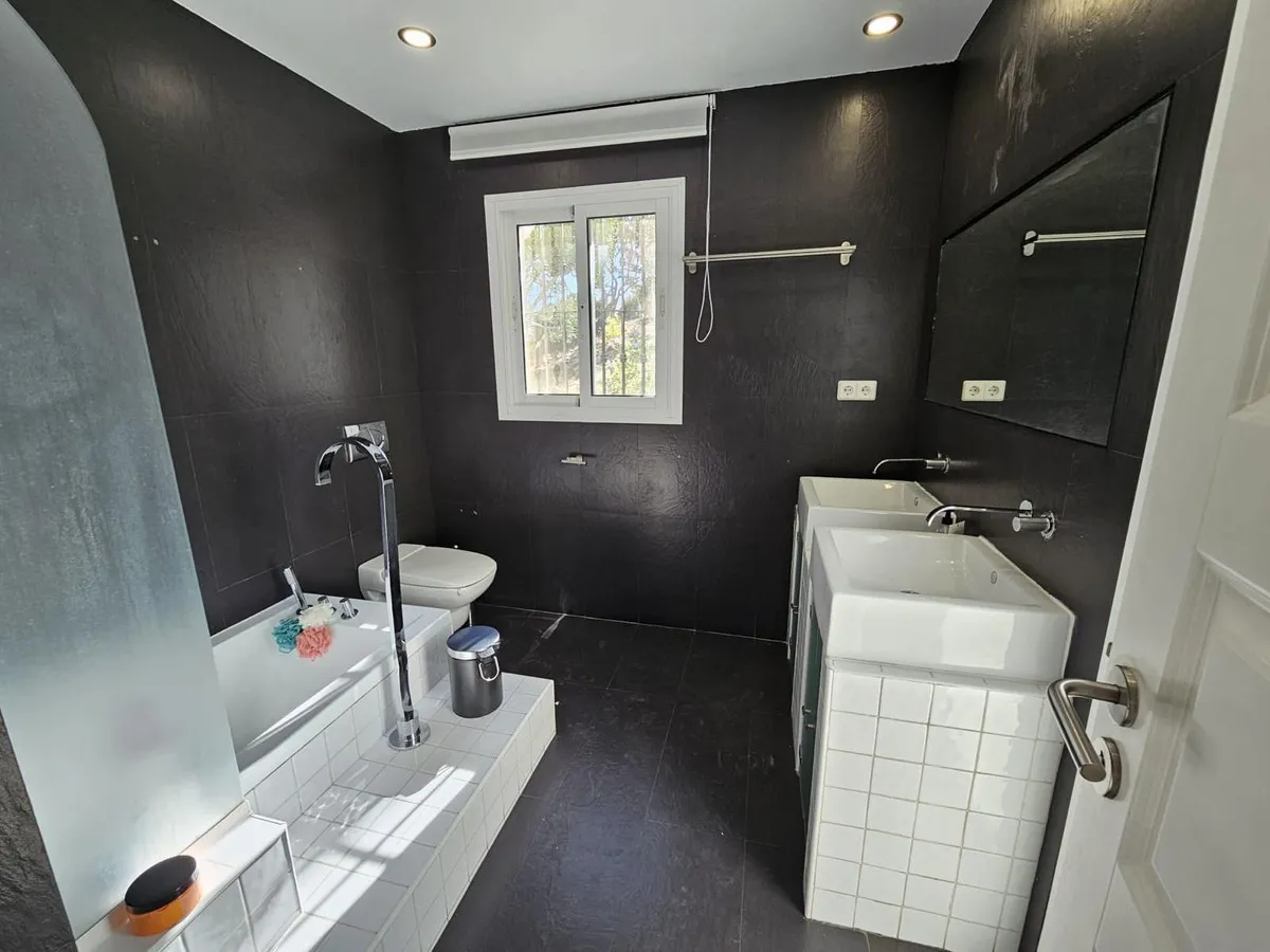 2f4fc164-5217-464a-80ba-991a9b15313e