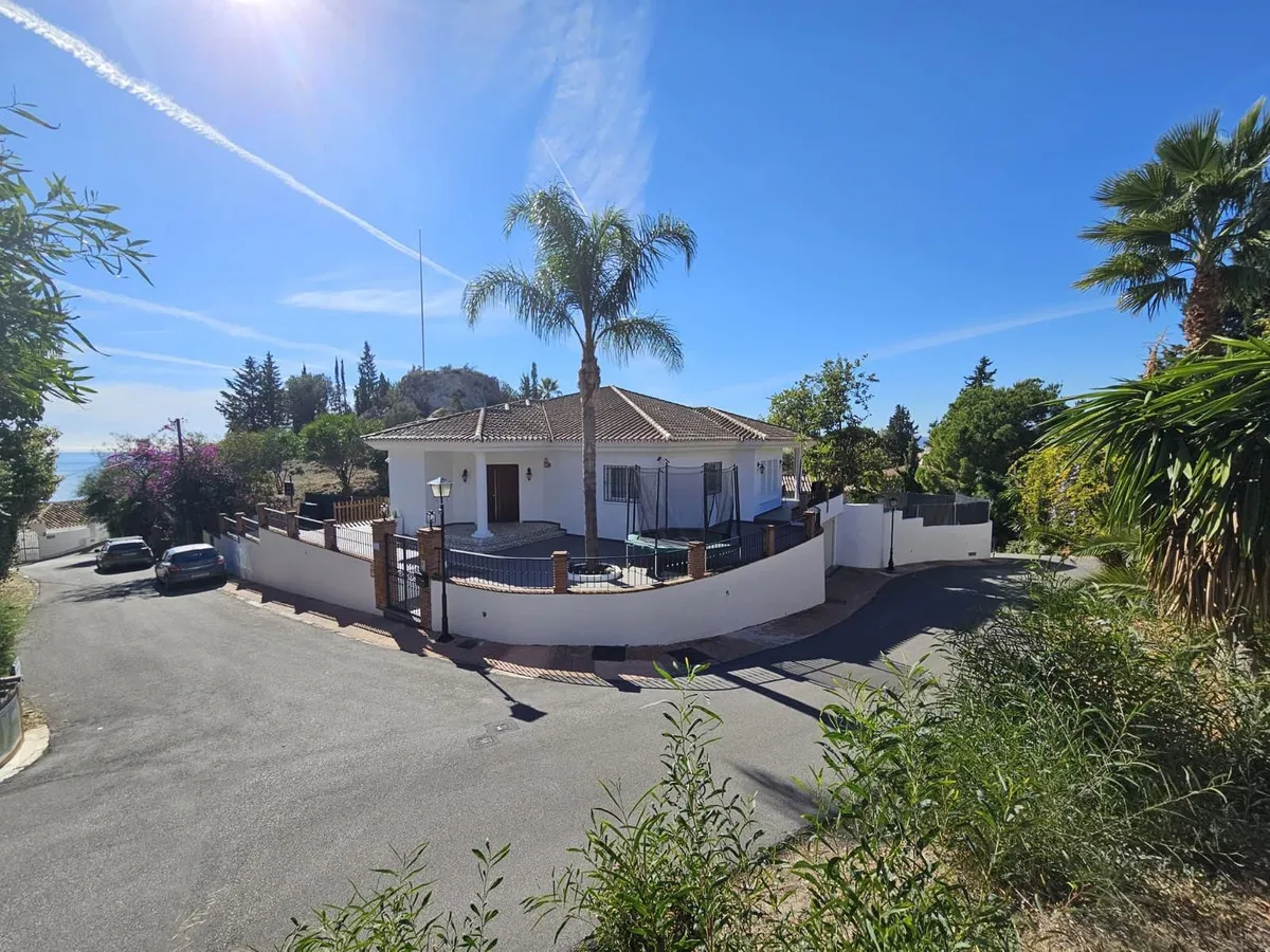 72c4c02f-e685-4b60-8785-cc9b740a06c4