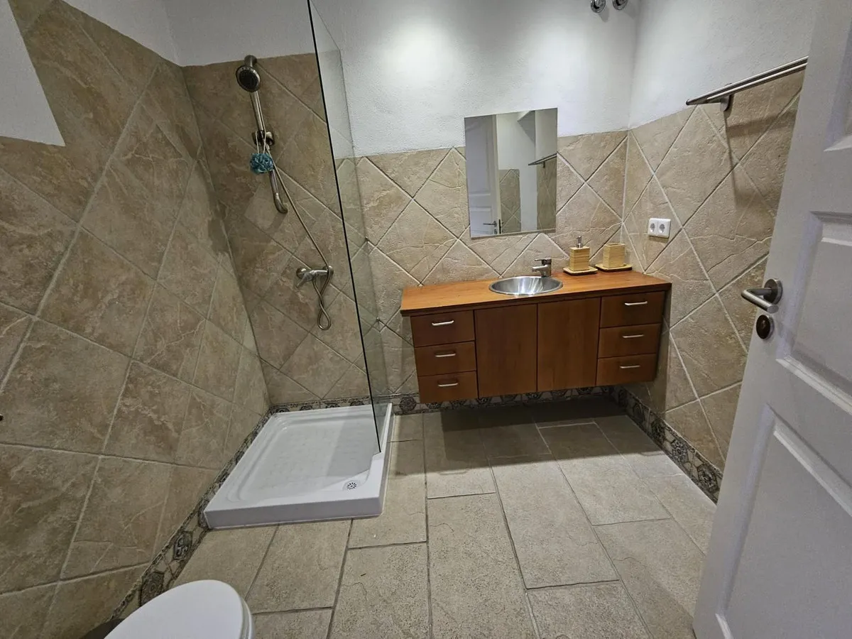 d7393aa9-8efd-4e69-ab33-24051a24cbf7