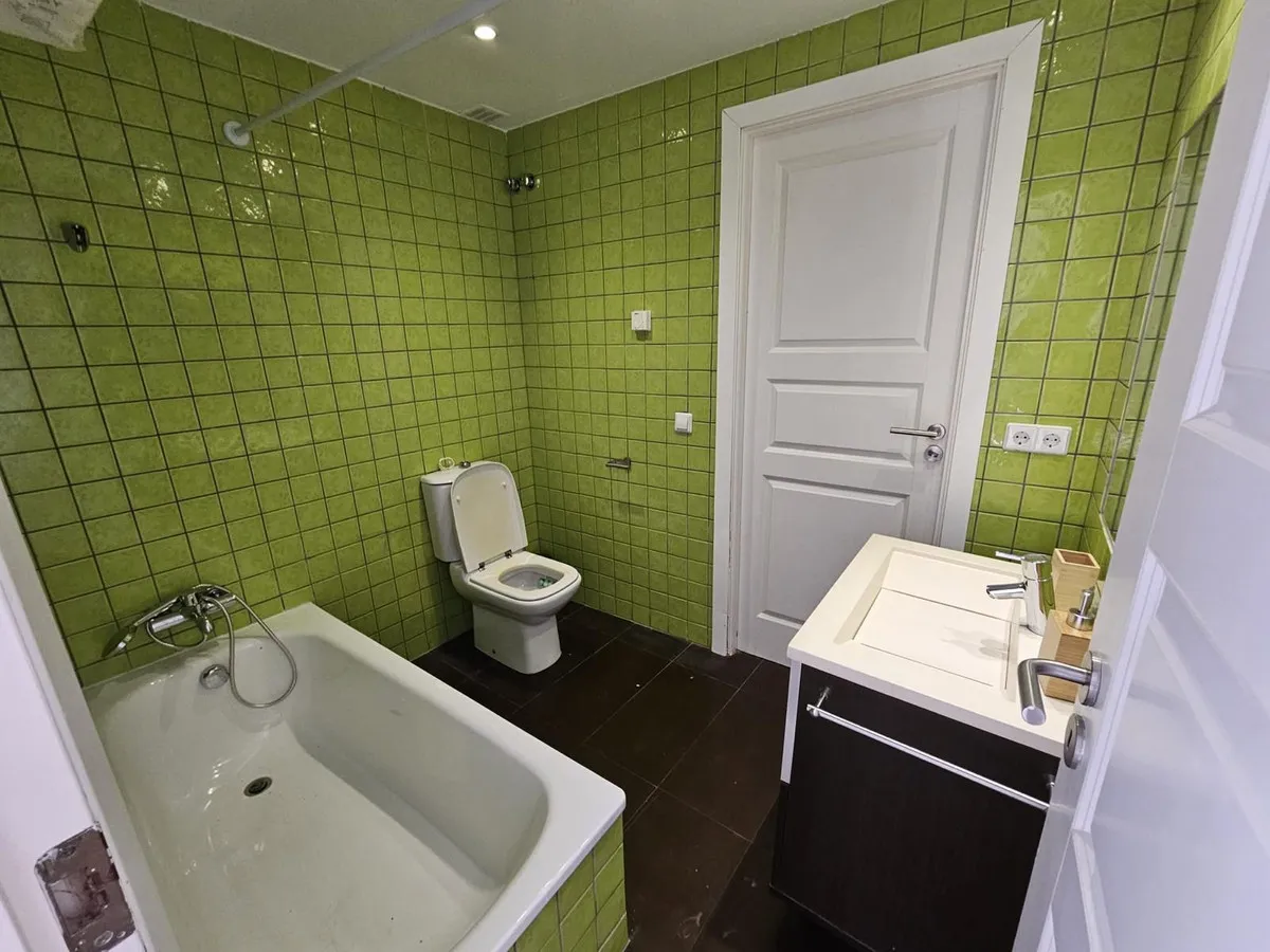 eea69cb8-edce-4c8b-8324-e50a9aa7eece