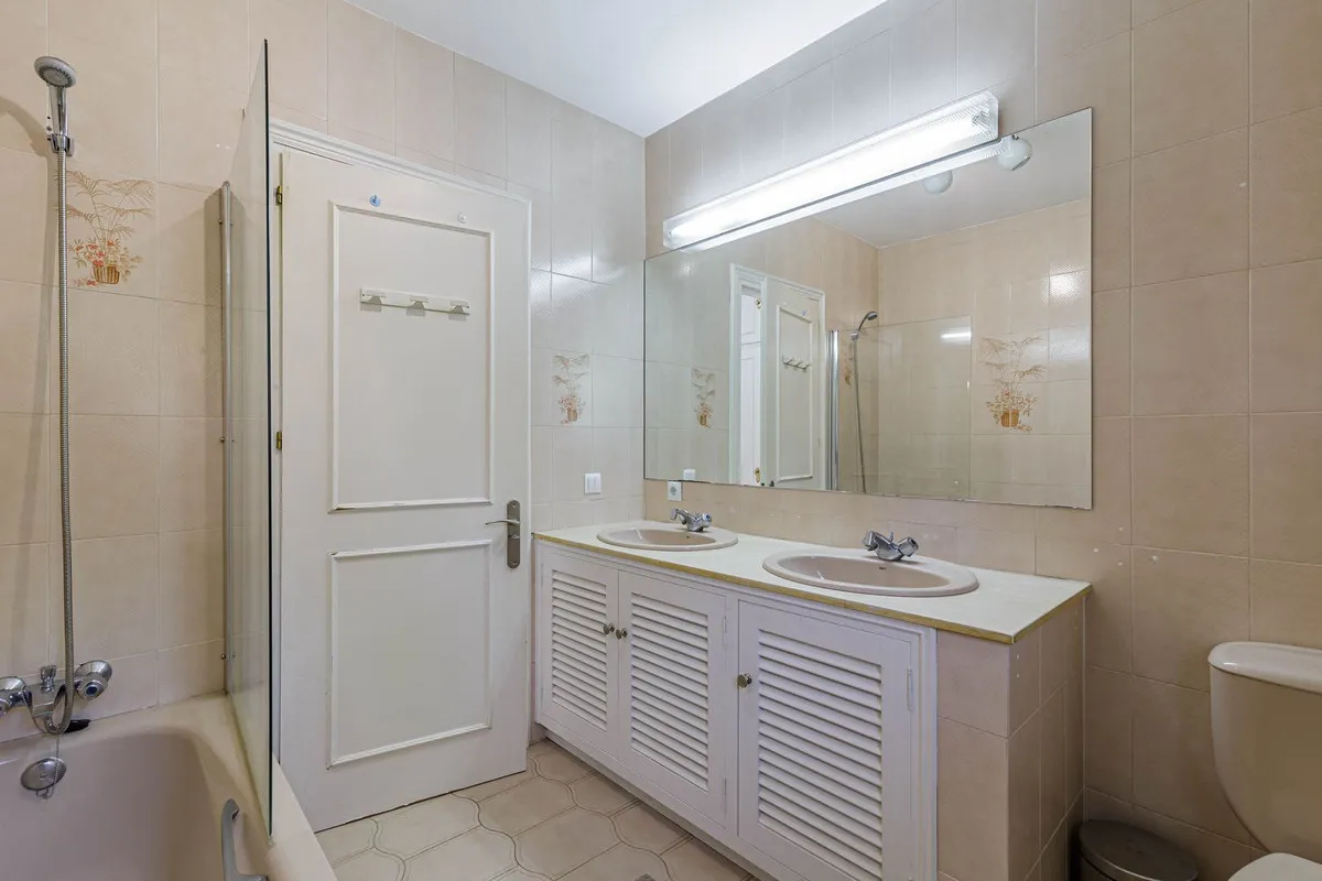 eca79ff4-aafd-4a9f-8bcf-ef496439ef51