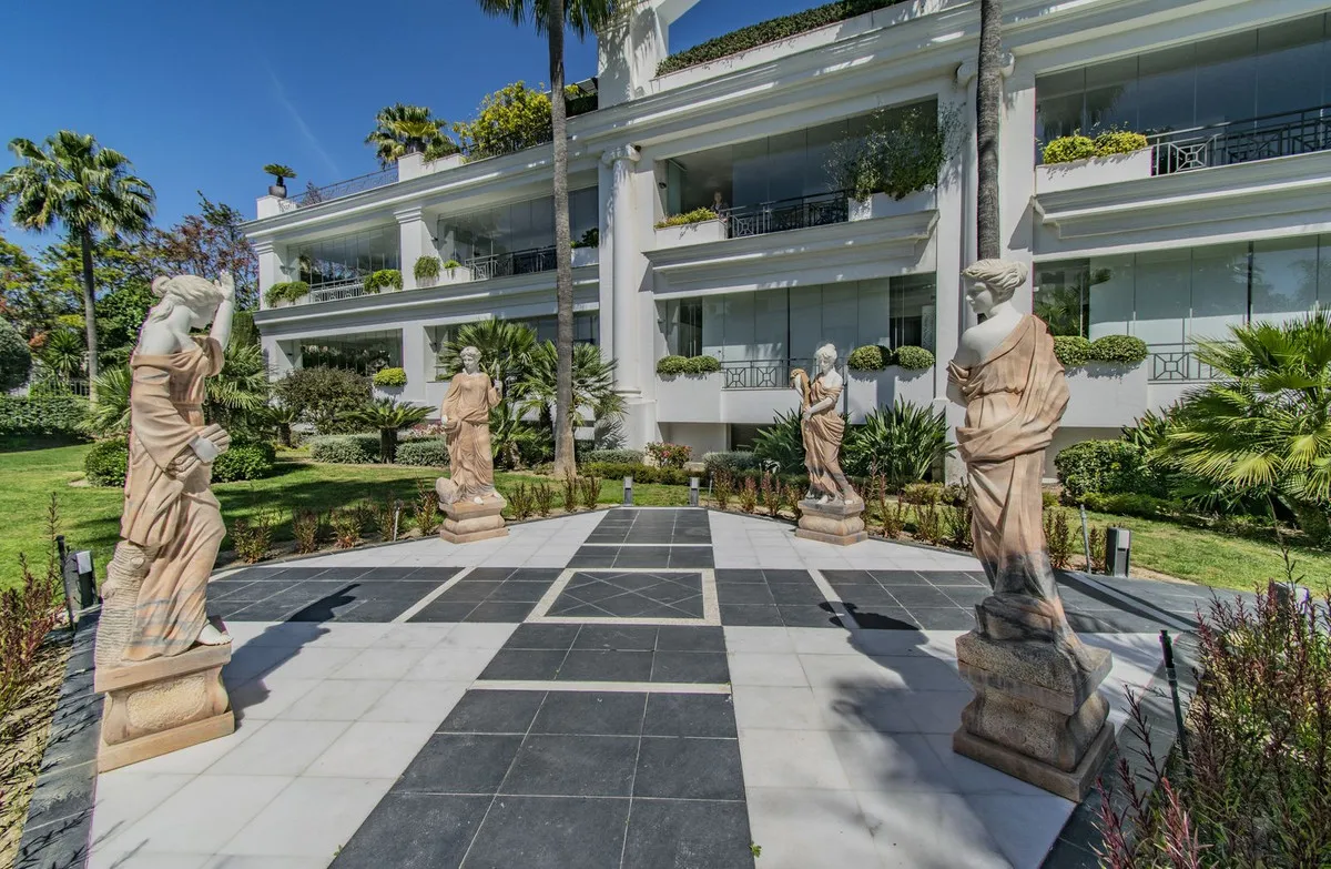 cd4b781b-499e-4245-a333-e327309f6fe1