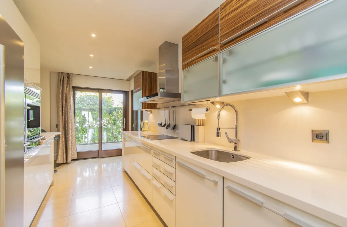 f80a2e6e-673e-45d4-8d4c-ac82e5dcfc76