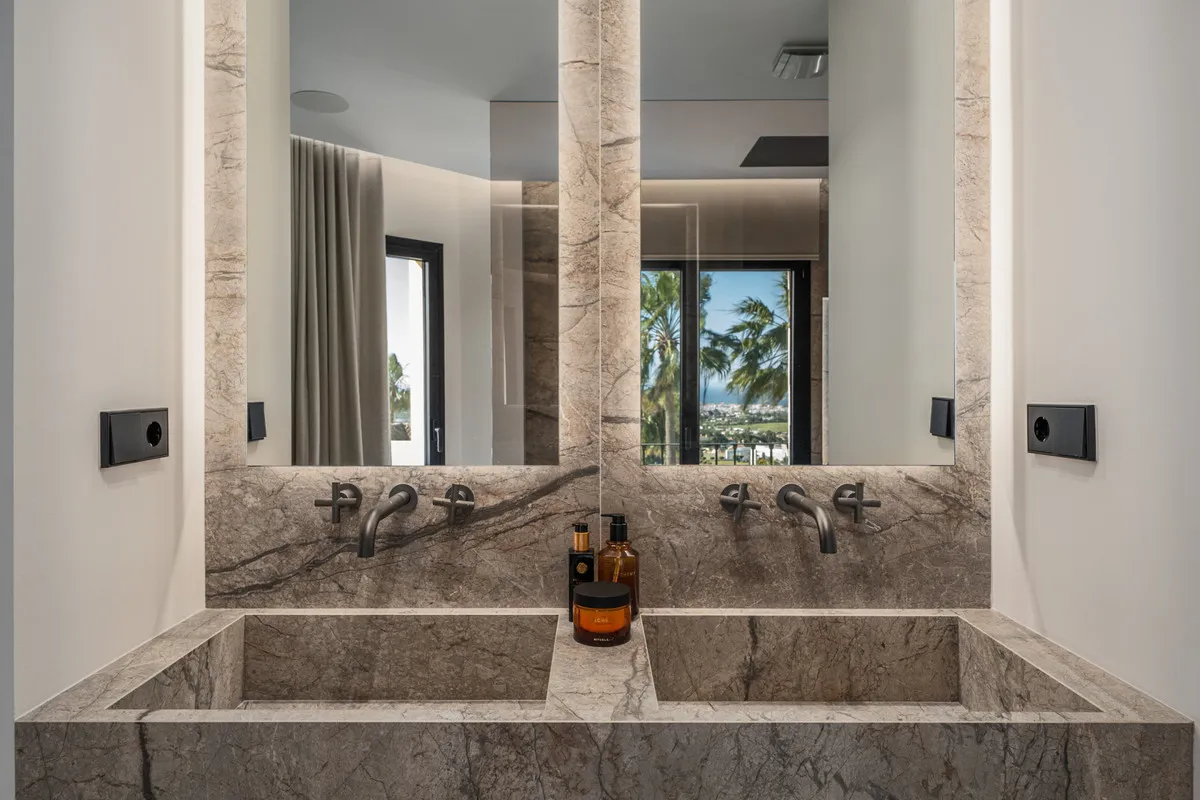 26a4d972-4274-4543-9852-b4a756bb0c25