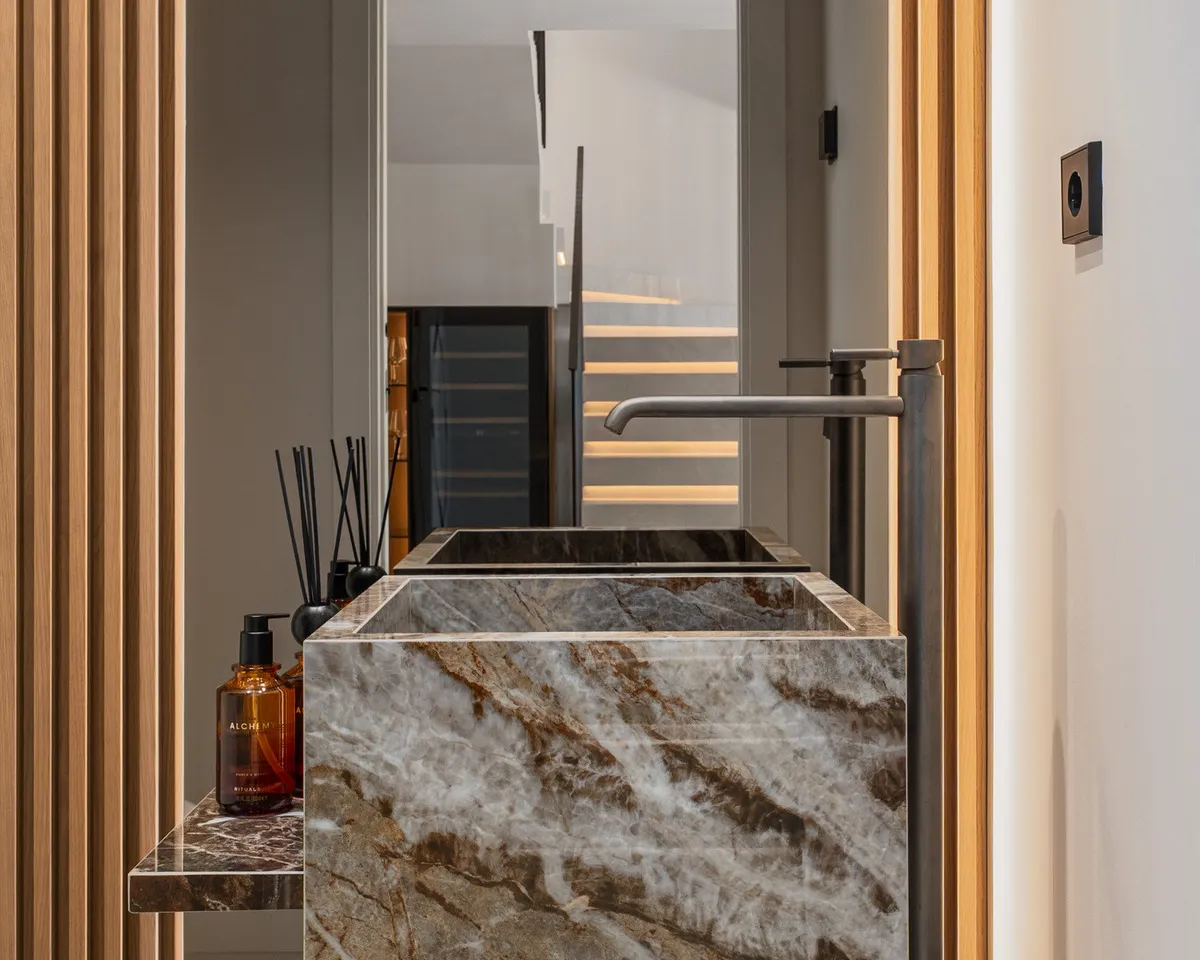 bea6f232-2b15-4a09-bcd3-9ea65020d83d