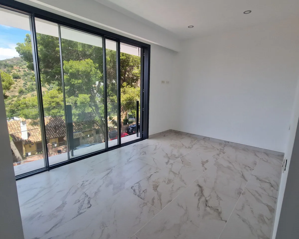 cb5370f3-ce7e-4c19-8eab-bc67e14de3e5