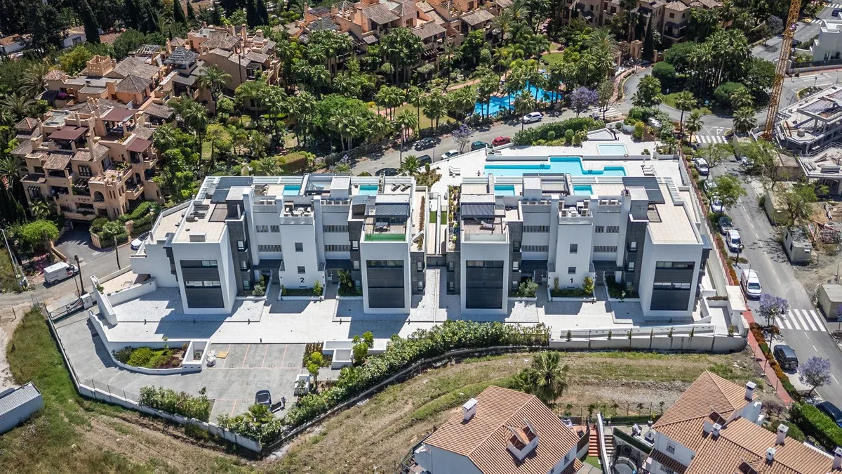 1f612f54-2b3a-4cf4-997c-8ae7dc831f63