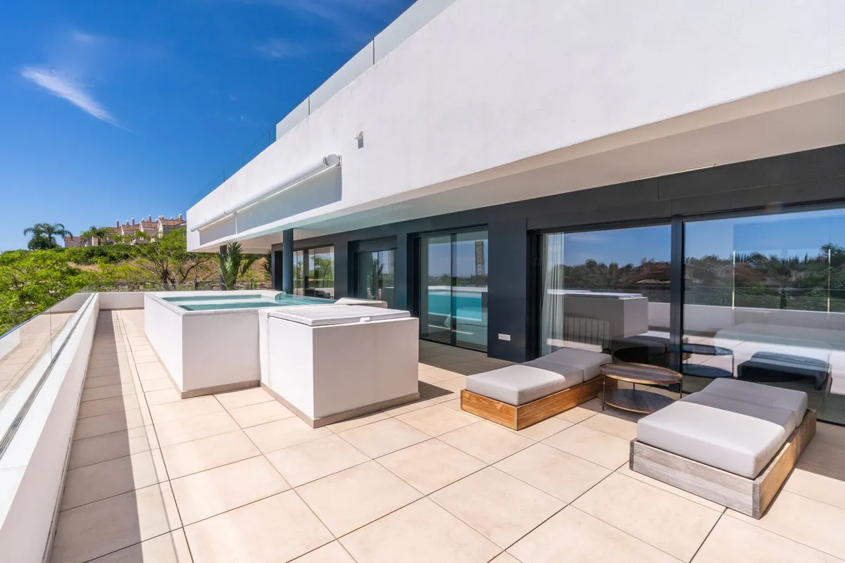 64165812-81ec-4234-8c84-906e3115f5c1