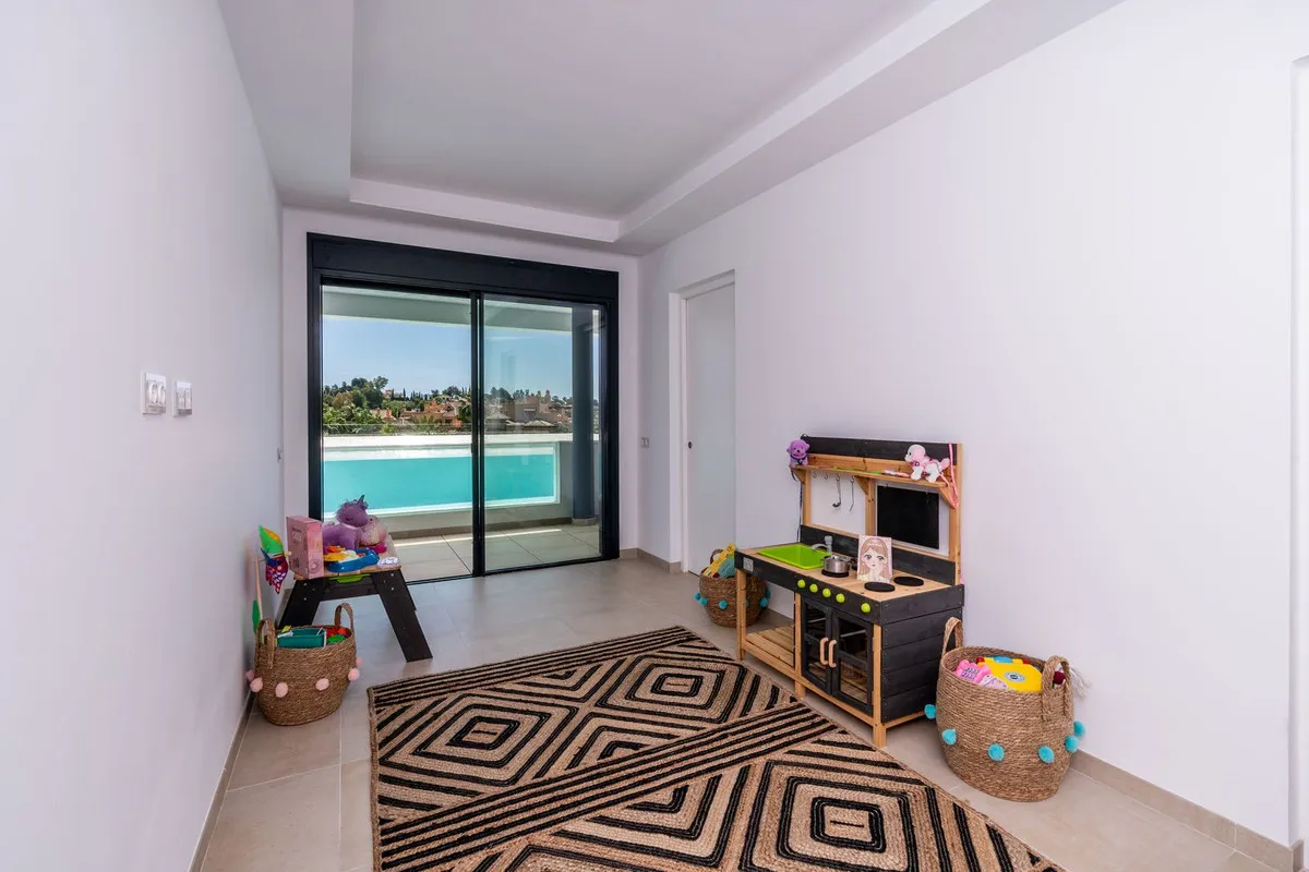 956627c7-fadc-4ff1-a939-ed6631fc72d1