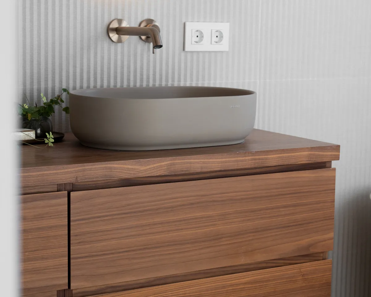 4a5e949c-e673-4b40-890e-4e685021b343