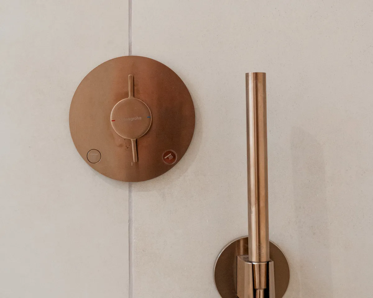 9e86a04c-1f4f-4c1b-ad05-0cf028136fc1