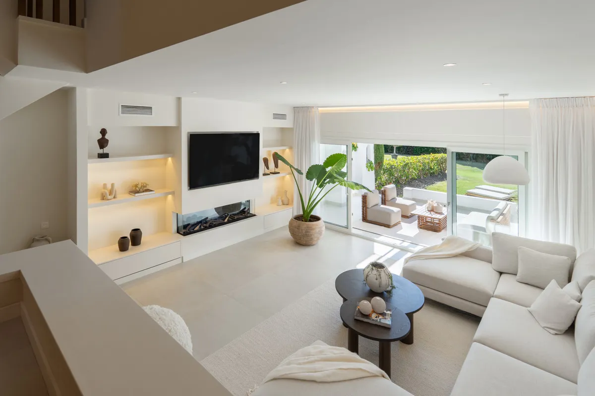 d0a11cd6-004e-4513-b2e7-acafd235b831