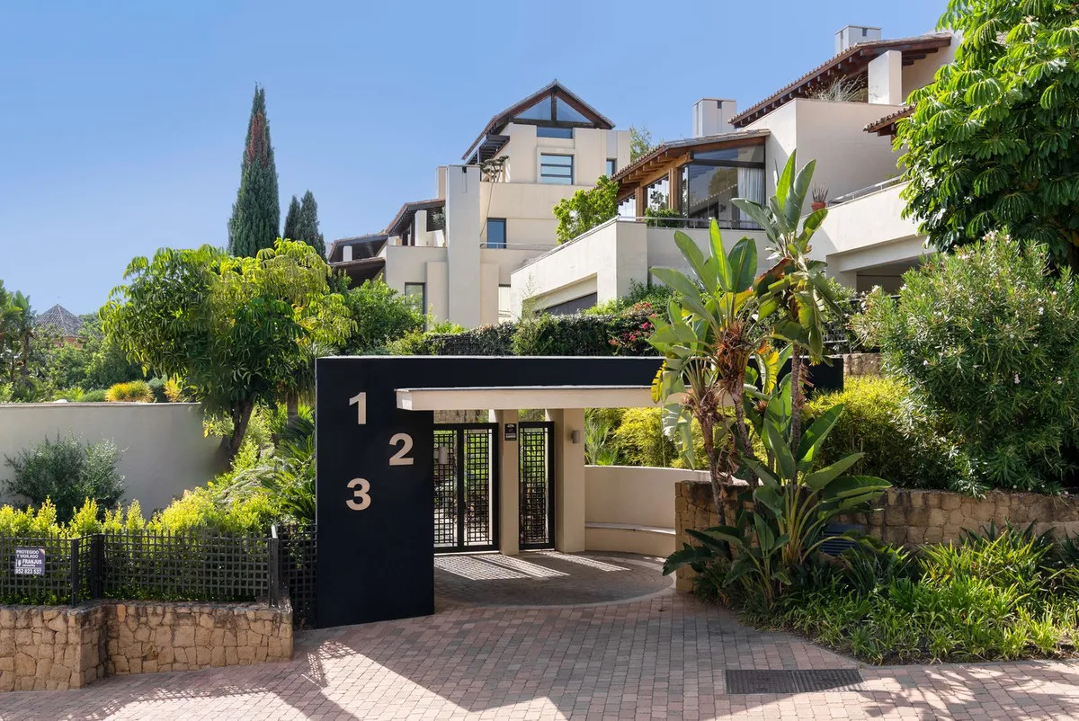 32455b7b-0833-40d1-a0c8-3fa1c5951c1b