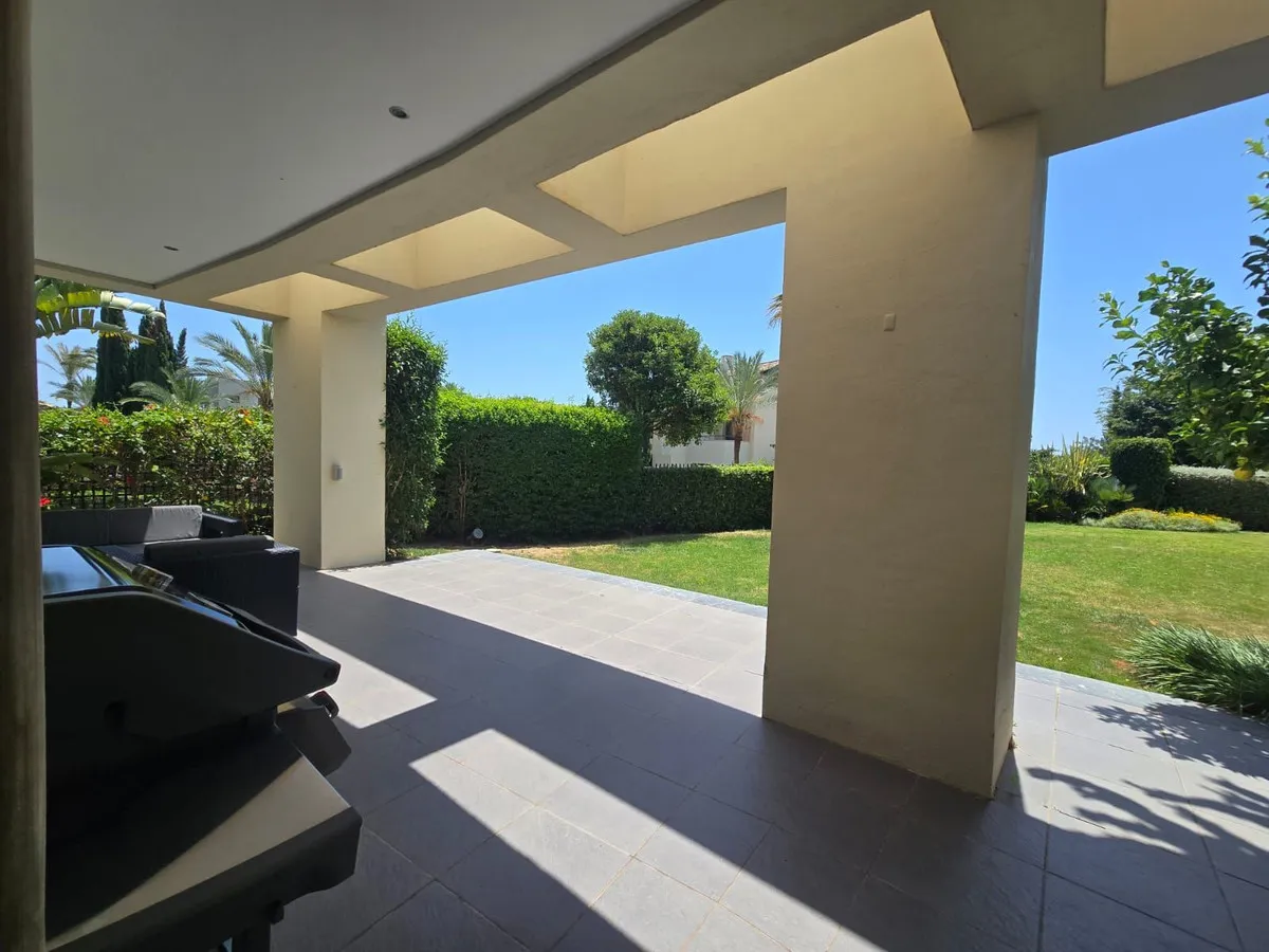 84107567-0161-49d2-a1fa-bbce6a0ffd33