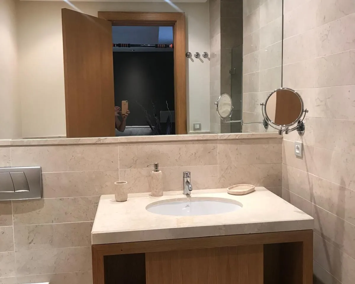 c2dc0076-b2a3-472e-8ae6-7a496a6f3e2e