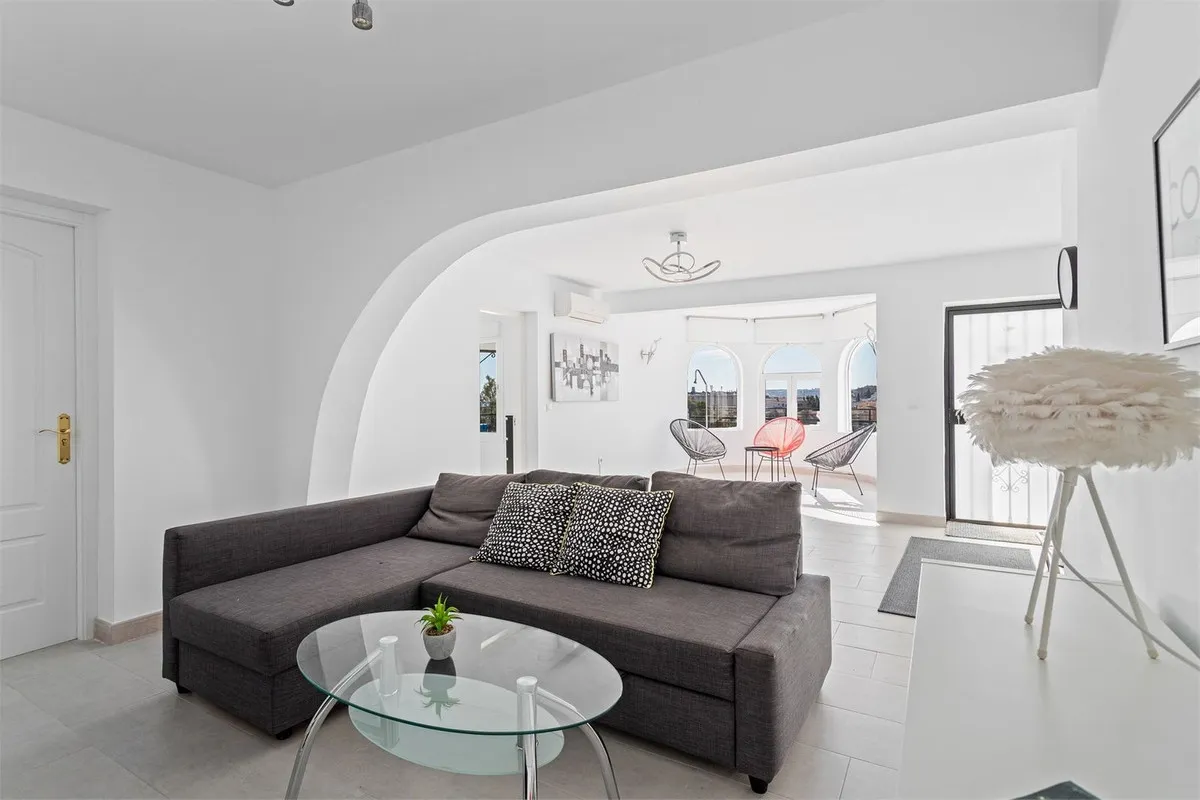 14f51e93-b5ce-42a4-8bfe-fa9ecca90f33