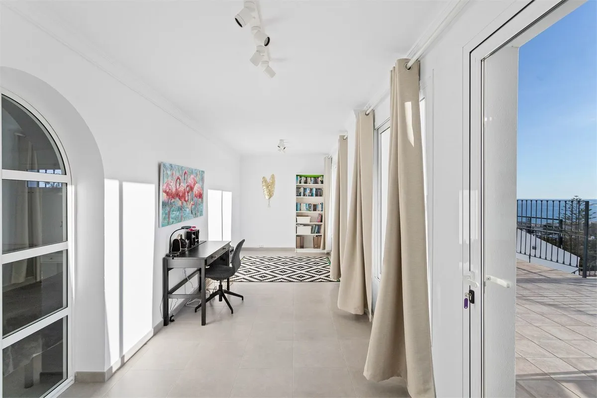 3e4ae1e1-d8e4-4c16-bab3-d9550162bdd1