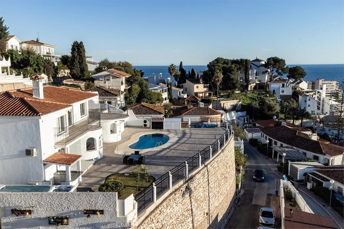 5a56066d-99a9-4bdd-8c8f-888e7b36ff82