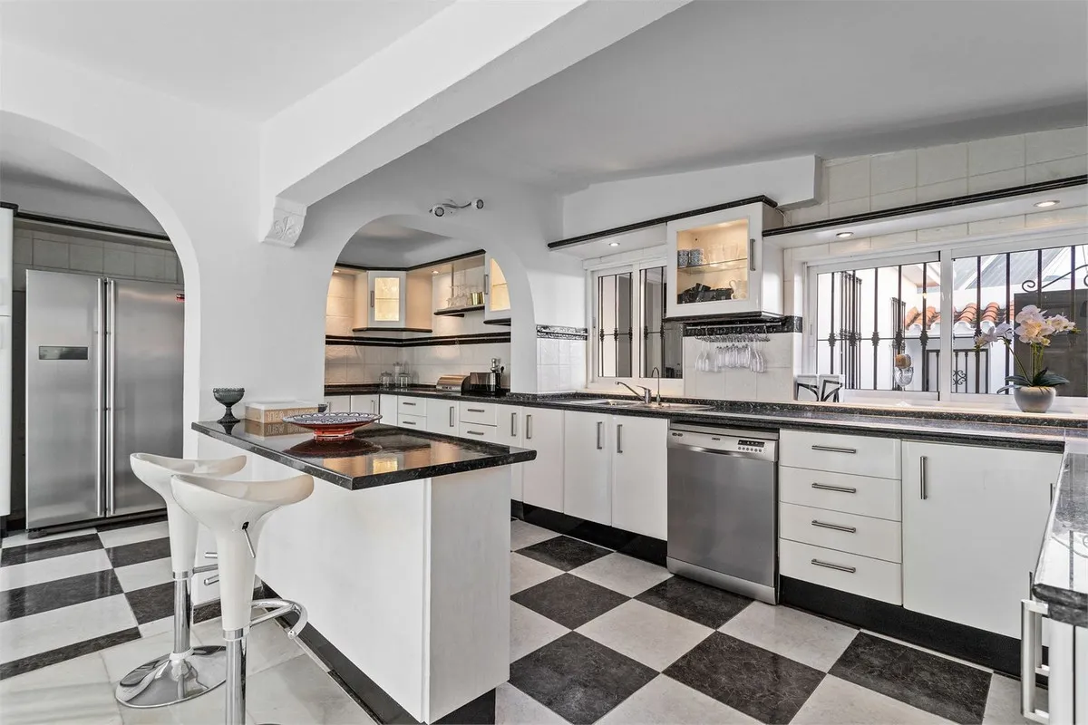 96b3ac6f-9c49-4066-9f04-4bbe20de7caa