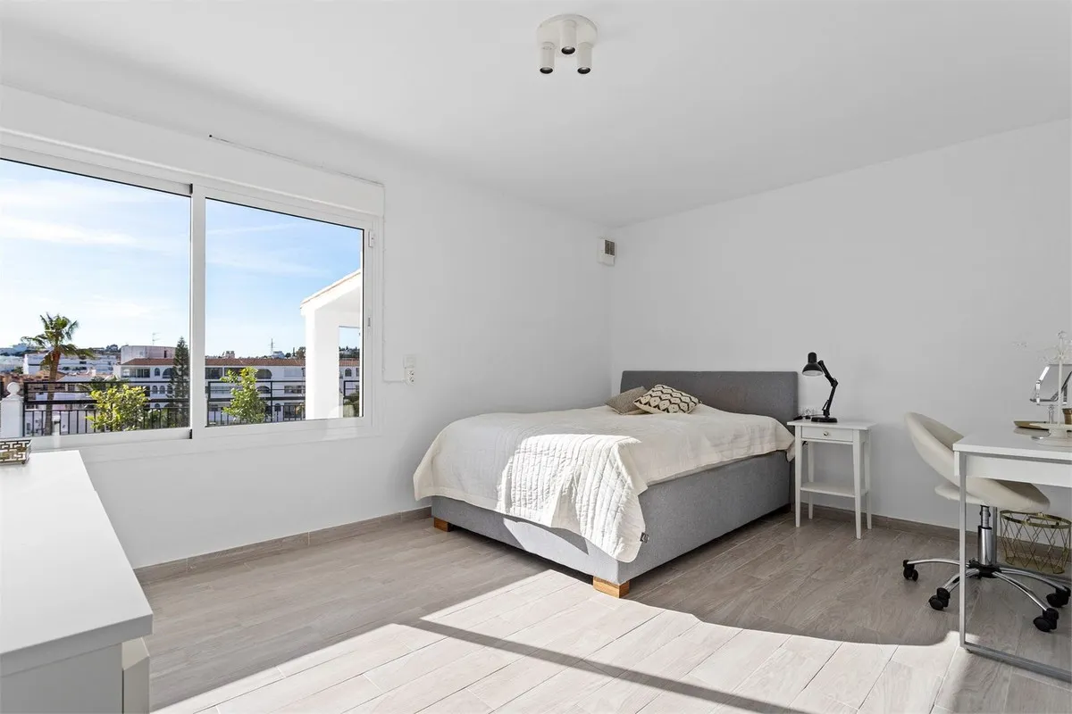 9ba27358-0cf8-4c30-b8f7-4e1f02f1b6c9