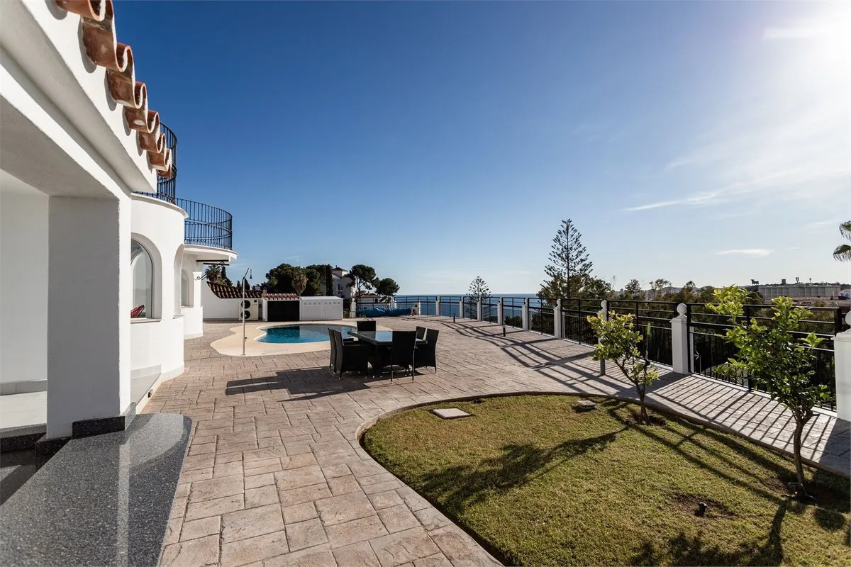 9e727cb2-a956-436f-b525-e4cd33fe2a2e