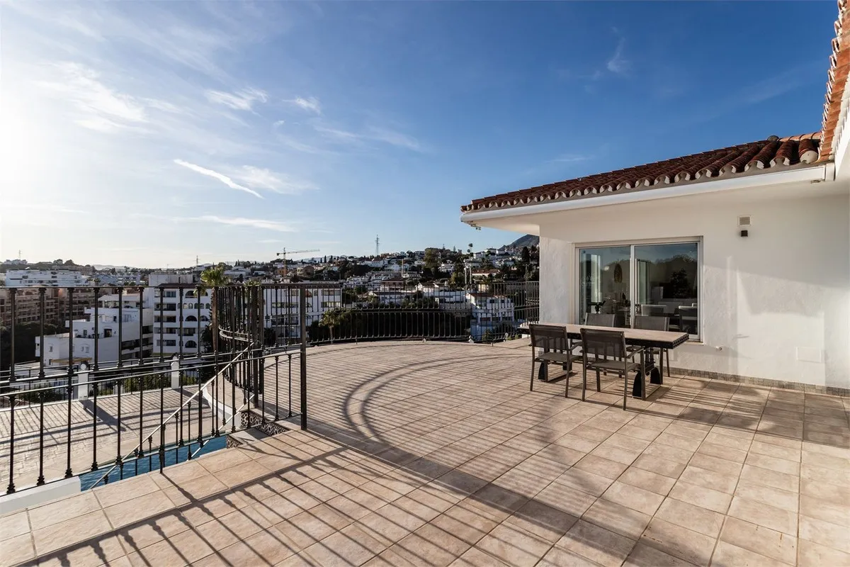 ad889033-89e1-4f4f-91ad-6e4aca69f9fc