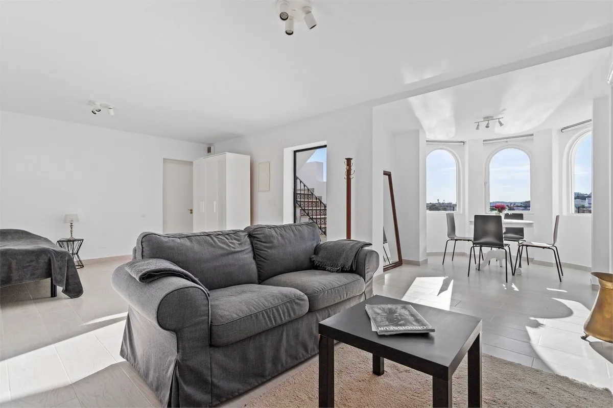 bbbe9e01-0942-4f42-b072-6a98f1815060