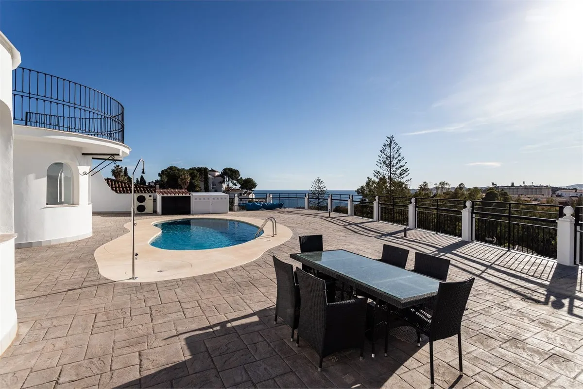 e025a596-2922-4110-a0b2-dd6c3d858a97