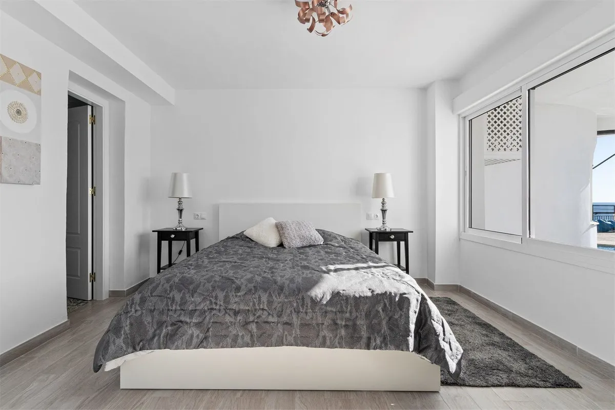 f1071e9e-0ef0-40f6-a43c-d0755659f24f