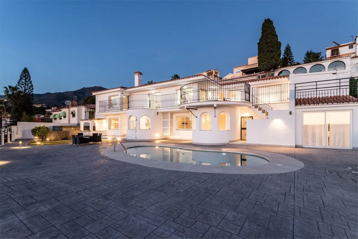 f30b52b0-2cea-45ff-b191-489c6807b02f