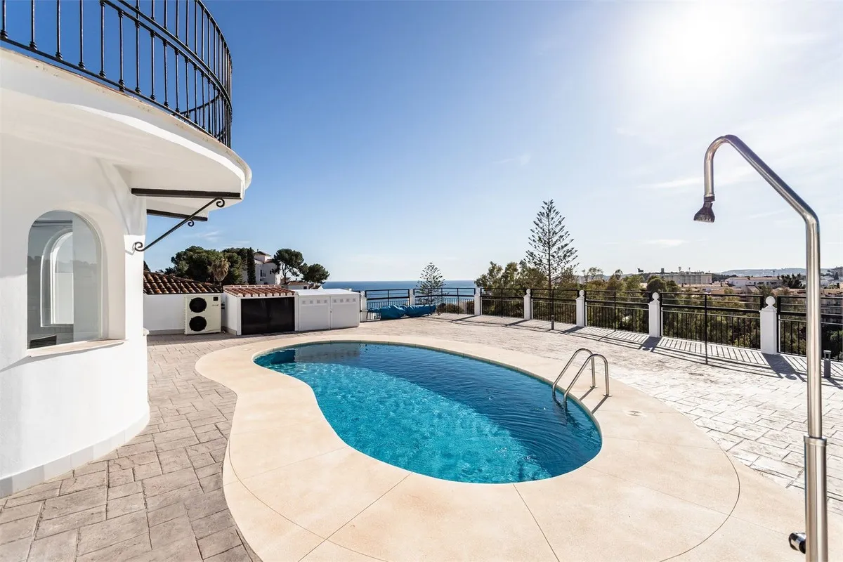 f3790537-de0c-4516-b164-8bbe877b8e1f