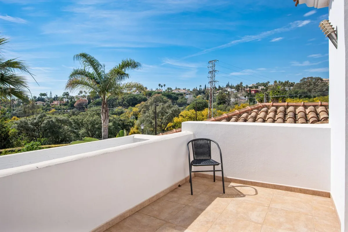 06f2a6aa-c64a-4fc7-9243-c4c81e6ab75e