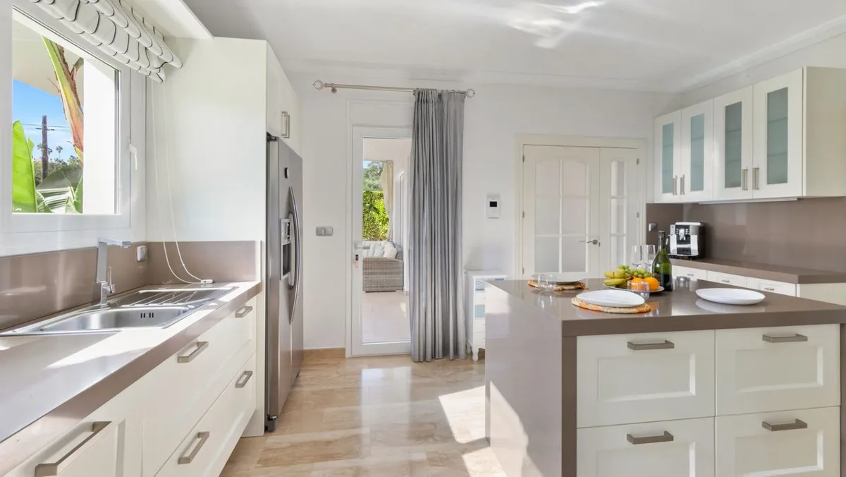 0fc6f3c8-cc04-4a5d-bb9b-cc54369ac9be