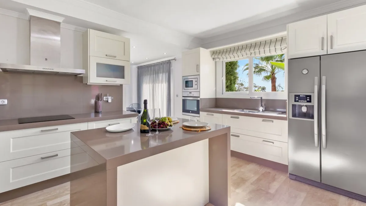 30d29a7f-0650-4750-ae8d-69dfe92f5f8d