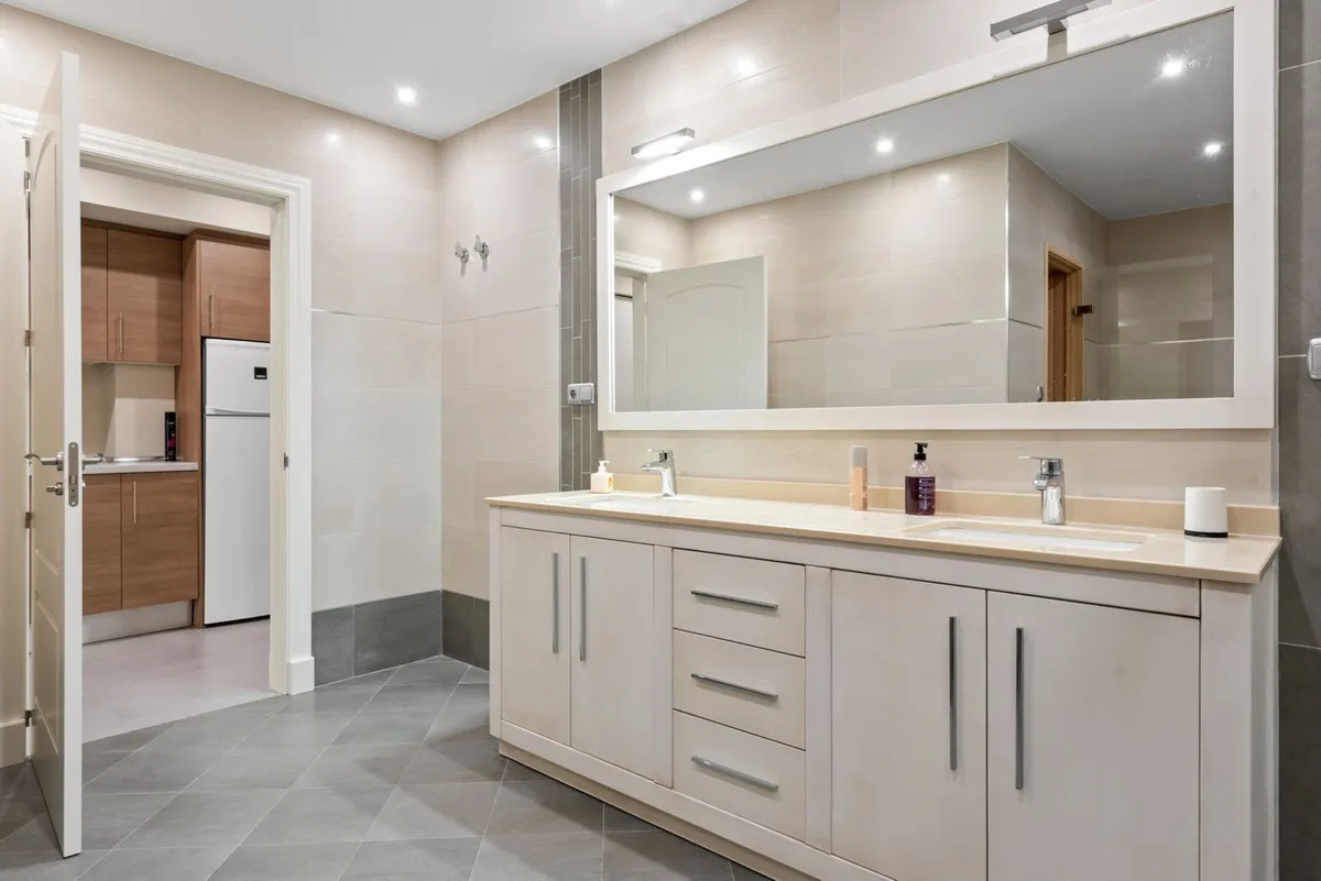 f401f1ff-c556-4dad-a14a-9269ea21fda1