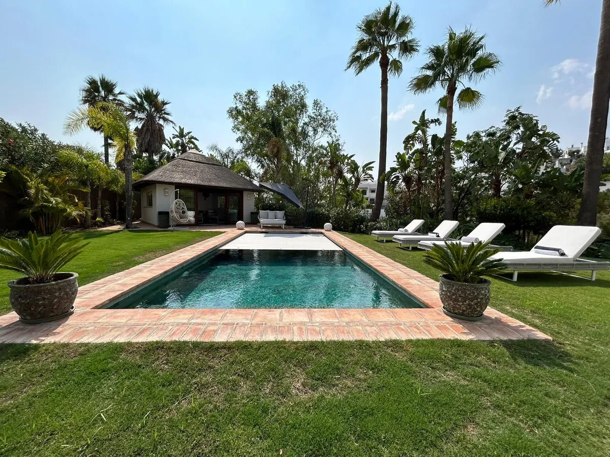 0a2e08d3-2066-4b32-8814-e08b8aa02f1e