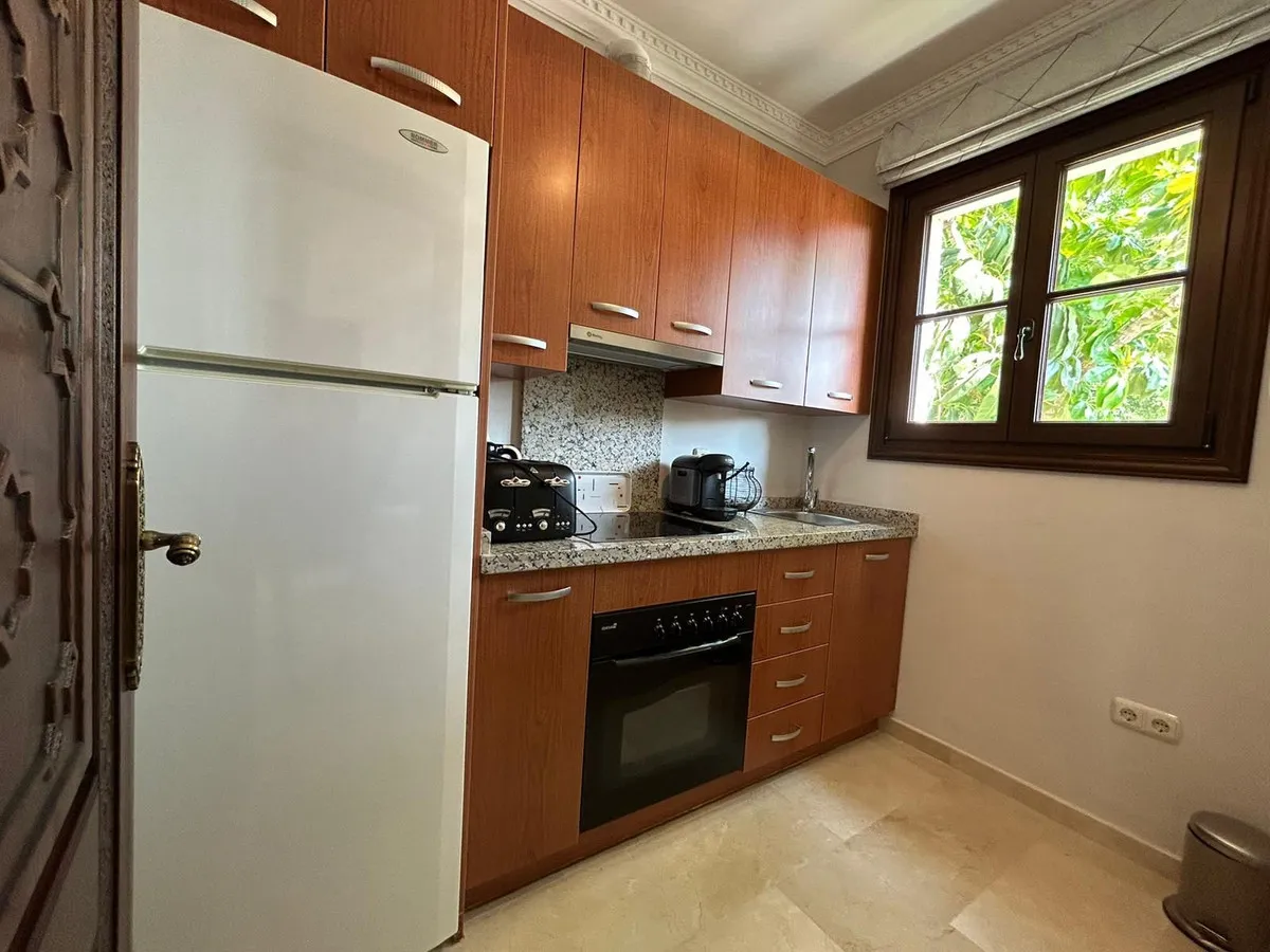 b7e9e8db-ea4a-438d-bc19-d47c7e5ec451