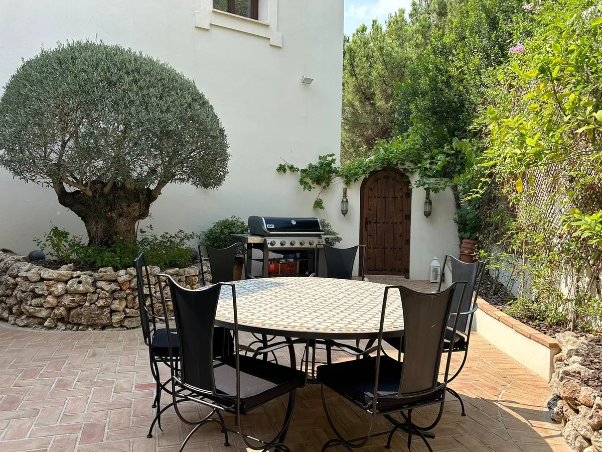 f3a9b7f6-8db7-4ea9-bb5d-69ecf279fcb1