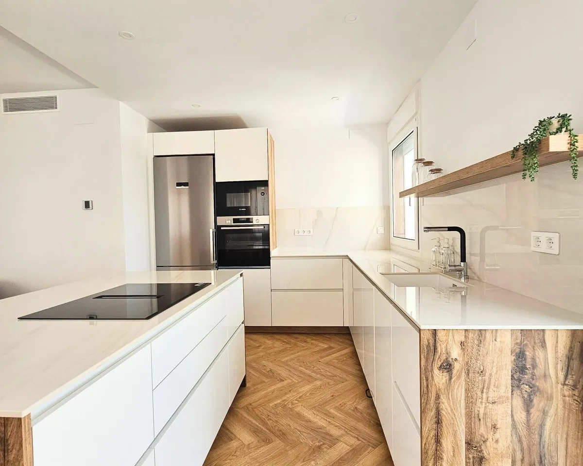 759370c9-81ca-4dab-871b-1aec939866e0